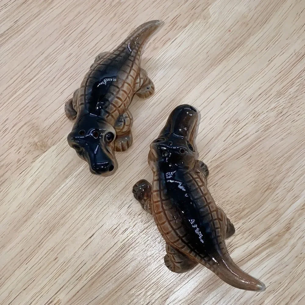 Vintage Elvin Crocodile Salt and Pepper Shakers Ceramic Hand Painted